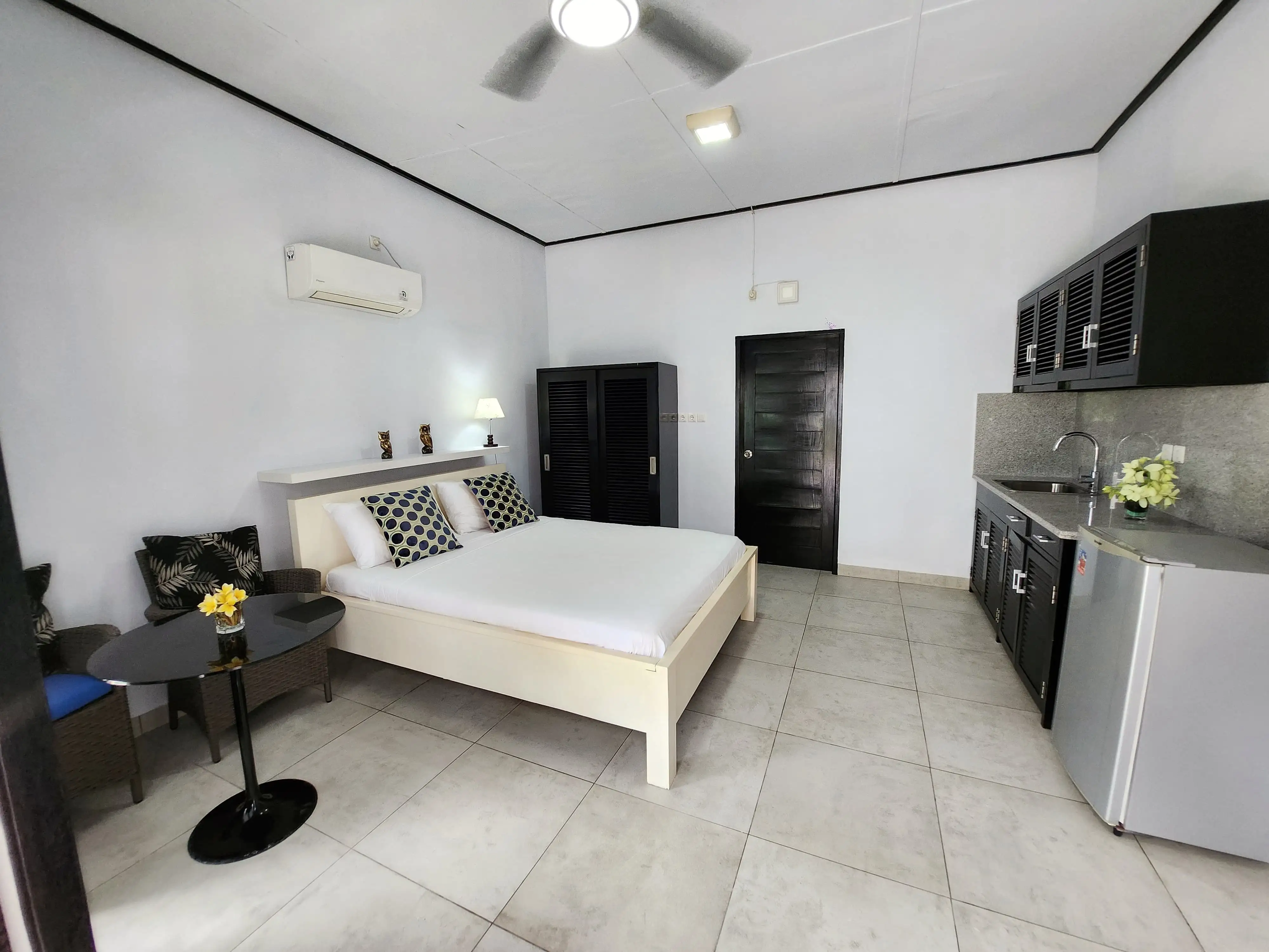 Ocean View 1BR Stay for Couples | ROOM 04